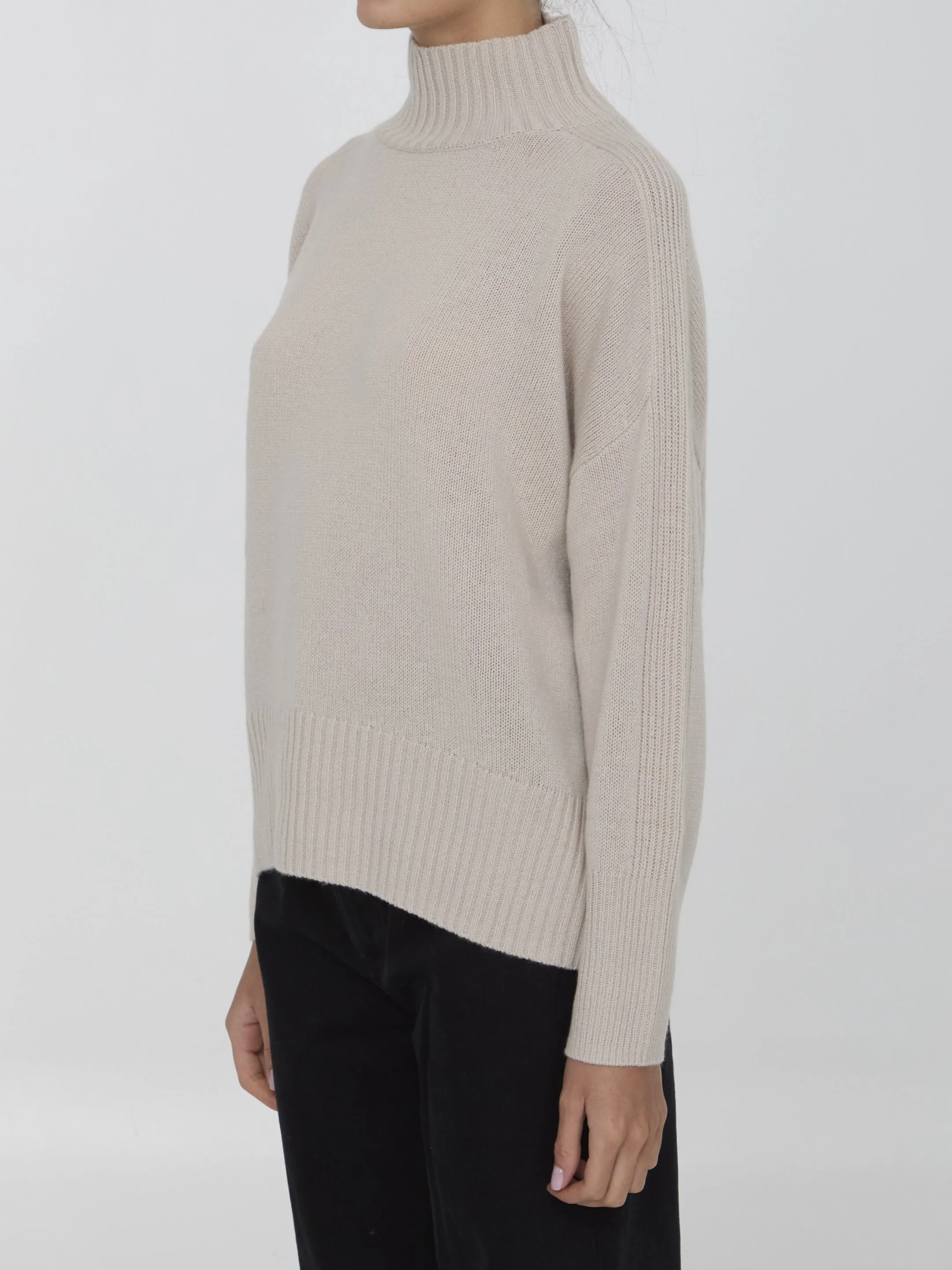 Allude Cashmere Sweater in Beige