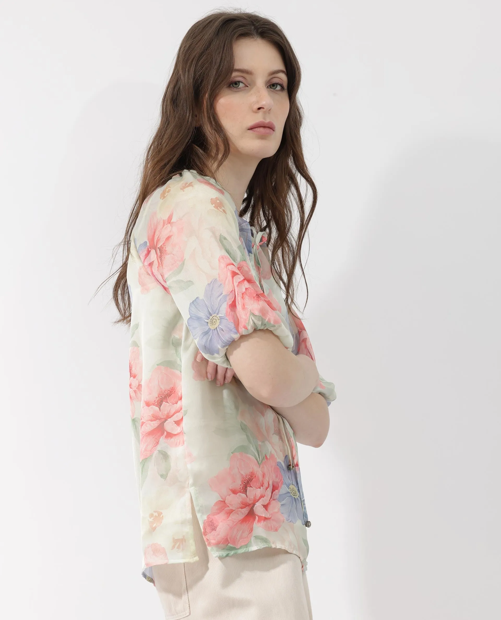 Rareism Women Tella Light Green Cotton Fabric 3/4Th Sleeves Tie-Up Closure Tie-Up Neck Raglan Sleeve Relaxed Fit Floral Print Top